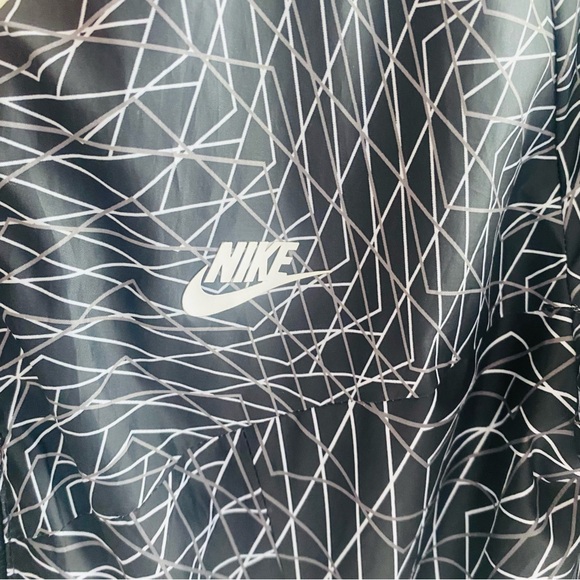 Nike RU Grid Print WindRunner Women's Jacket EUC Size XS - Picture 8 of 13